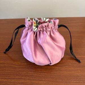 Gucci Beauty Makeup Bag Small Bucket Purse VGC Pink Floral